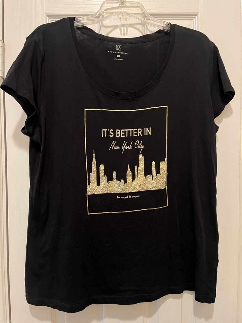 New York & Company Black Short-Sleeve Tee Better in NYC Gold Skyline